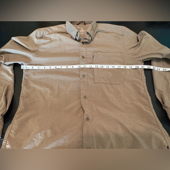 Swiss Tech Dove Button-Up Shirt size Small - Picture 10 of 13